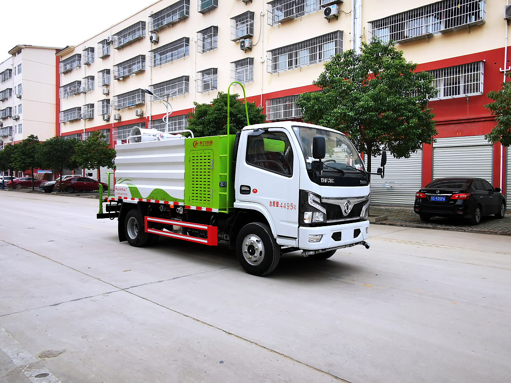 東風(fēng)小多利卡霧炮車(國六4.5立方/30-40米霧炮)