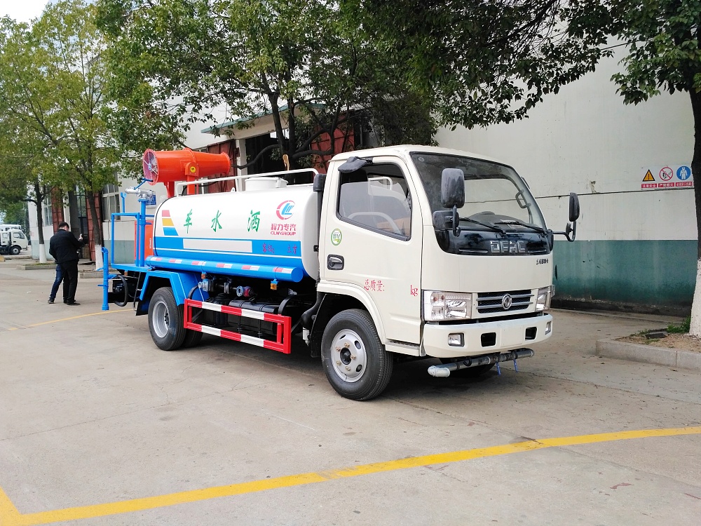 東風(fēng)小多利卡霧炮灑水車(國五5立方/30-40米霧炮)