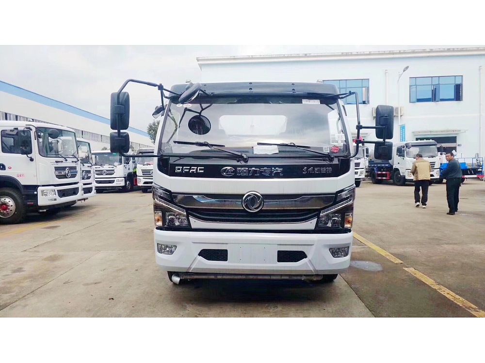 東風大多利卡霧炮灑水車(國六9立方/30-40米霧炮)