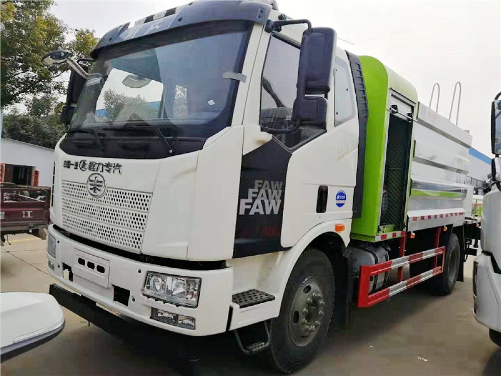 解放J6L多功能霧炮車