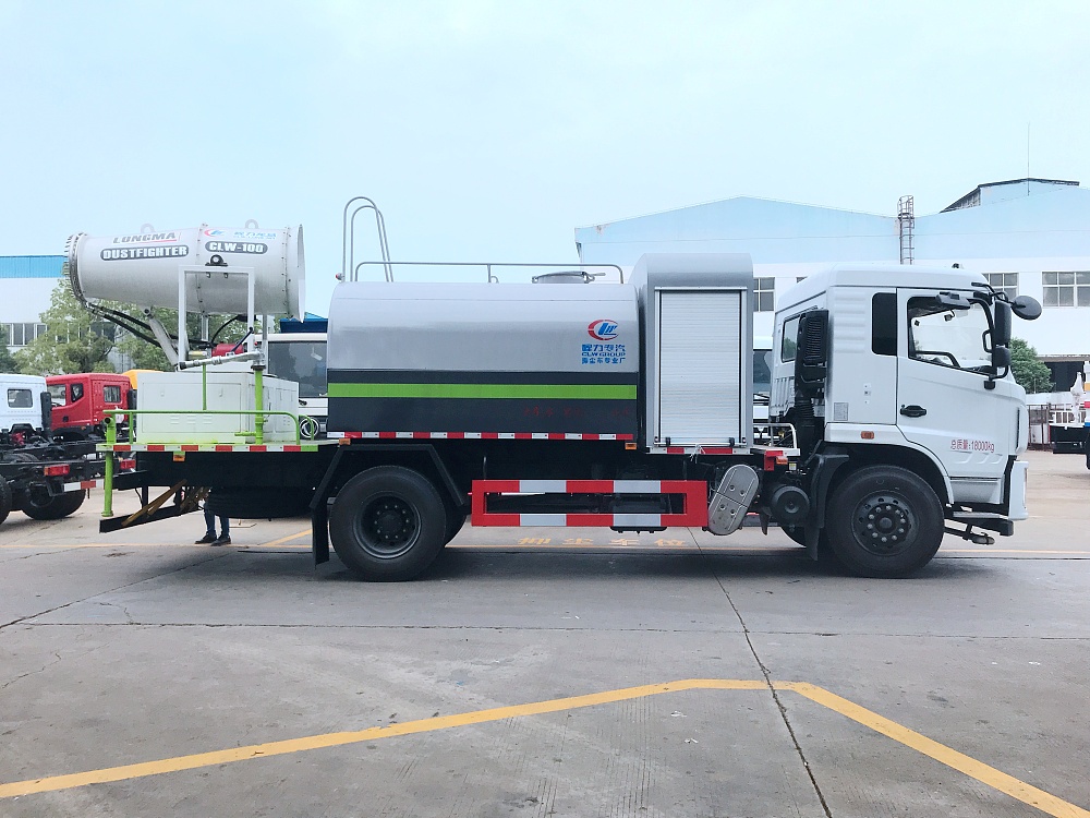 東風(fēng)專底抑塵噴霧車