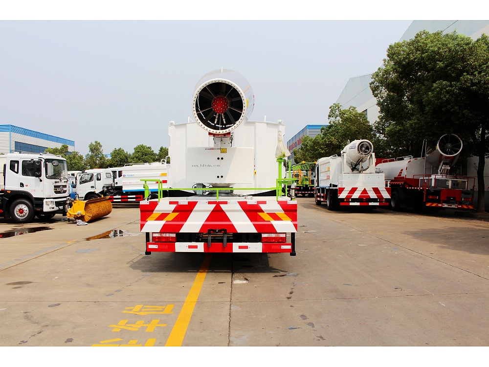 東風(fēng)華神T5噴霧霧炮車(國六10立方/50-100米霧炮)