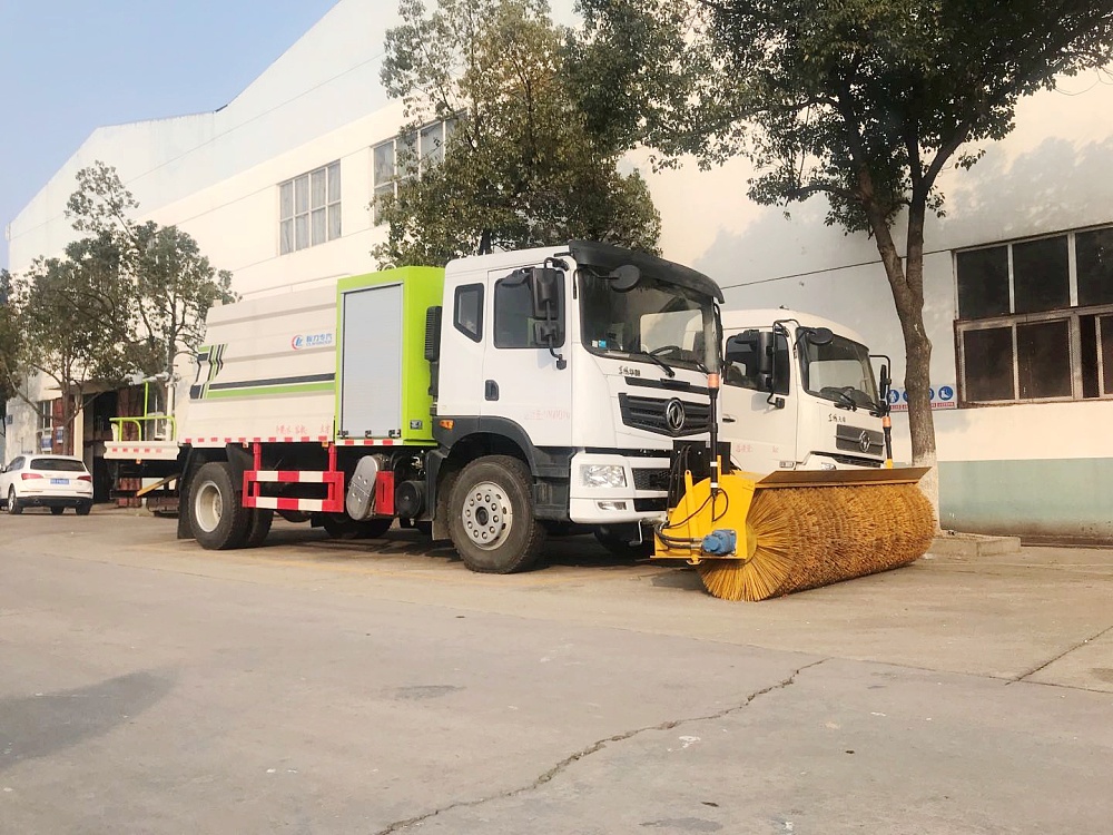 東風(fēng)華神T5噴霧霧炮車(國六10立方/50-100米霧炮)