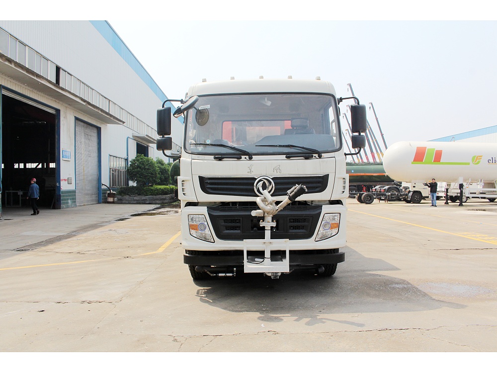 東風隨專后雙橋霧炮霧炮車(國六16立方/50-120米霧炮)